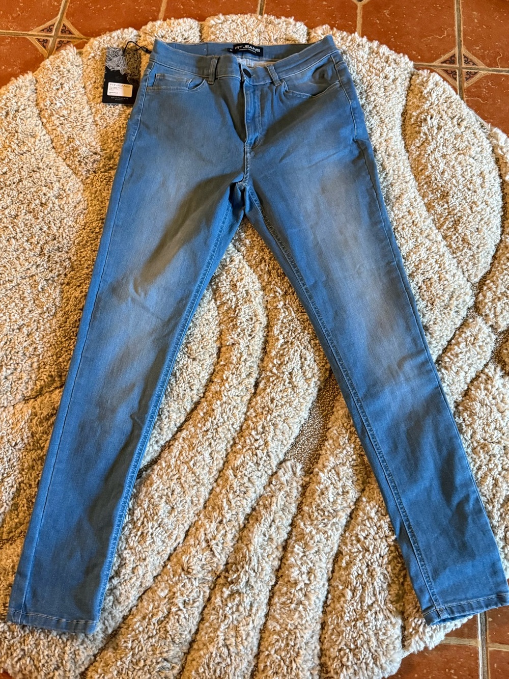 Men's Skinny Jeans in Medium Blue Wash